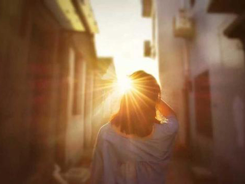 现在的他对你好吗?他对我没有以前好了 现在的他对你好吗?他对我没有以前好了