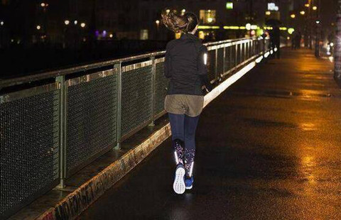 夜跑发朋友圈的最佳语录(跑完步发朋友圈说说) 夜跑发朋友圈的最佳语录(跑完步发朋友圈说说)