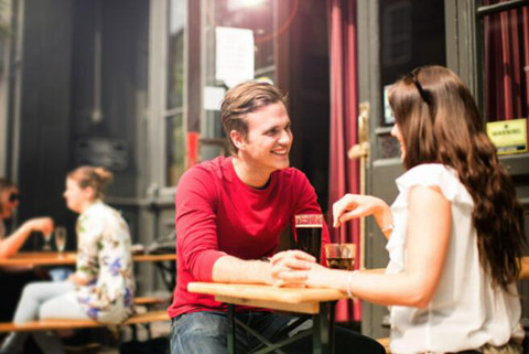 男人眼里有内涵的女人什么样(女人的内涵表现在哪里) 男人眼里有内涵的女人什么样(女人的内涵表现在哪里)