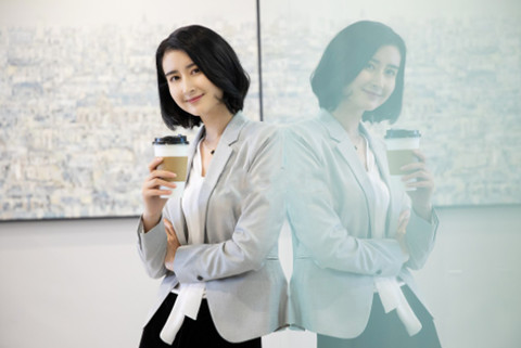 男同事喜欢你的信号(男同事对你有好感的细节) 男同事喜欢你的信号(男同事对你有好感的细节)