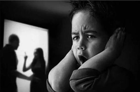 家暴对孩子的影响究竟有多大(九成家庭都不知道) 家暴对孩子的影响究竟有多大(九成家庭都不知道)