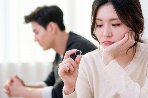 男女出轨的表现是什么(出现了这几点就要注意了) 男女出轨的表现是什么(出现了这几点就要注意了)