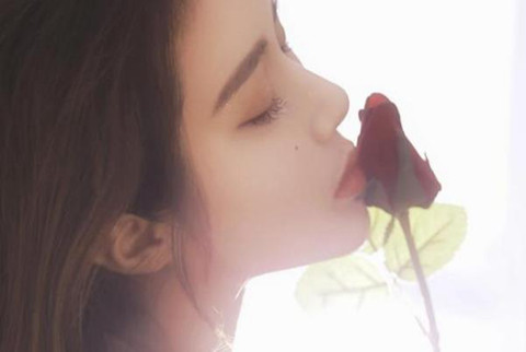 女人偷偷爱你的微信表现(微信上一定有这些爱你的痕迹) 女人偷偷爱你的微信表现(微信上一定有这些爱你的痕迹)