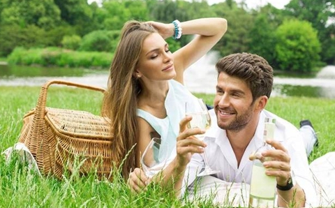 男人越爱你会有什么表现(会有这些忍不住) 男人越爱你会有什么表现(会有这些忍不住)