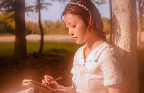 一个女人对你动了情会怎样(会有这些非正常表现) 一个女人对你动了情会怎样(会有这些非正常表现)