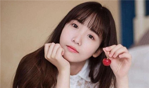 女朋友太粘人了怎么办?女朋友太黏人应不应该分手 女朋友太粘人了怎么办?女朋友太黏人应不应该分手