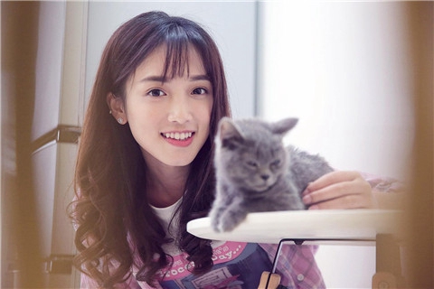 女朋友太粘人了怎么办?女朋友太黏人应不应该分手 女朋友太粘人了怎么办?女朋友太黏人应不应该分手