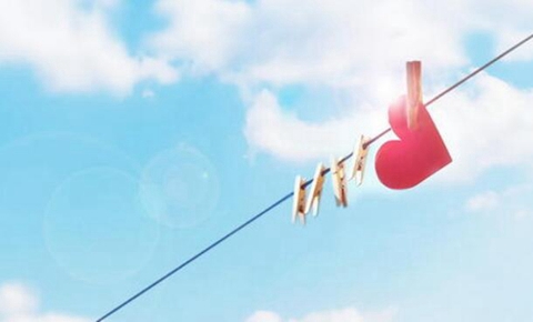 男人爱上一个女人是什么表现?会情不自禁给女人这些东西 男人爱上一个女人是什么表现?会情不自禁给女人这些东西