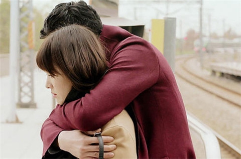 男人爱你入骨的表现,只有一个也是幸福满满 男人爱你入骨的表现,只有一个也是幸福满满