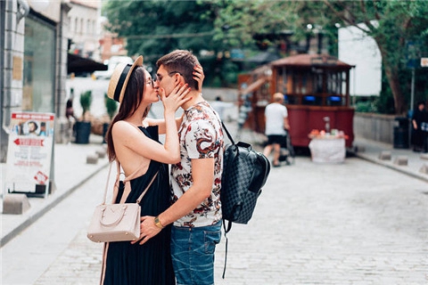 如何维持两个人的感情?感情需要两个人维持 如何维持两个人的感情?感情需要两个人维持