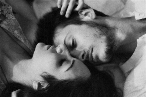 爱上一个无法在一起的人怎么办?就这样做吧 爱上一个无法在一起的人怎么办?就这样做吧