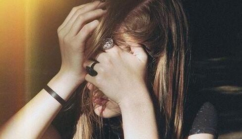 爱一个人不要用力过猛,容易伤人伤己 爱一个人不要用力过猛,容易伤人伤己