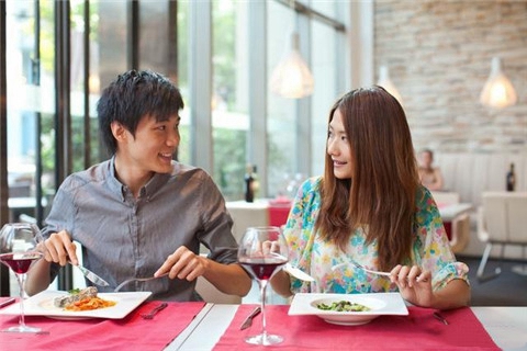 异地恋女朋友不开心怎么哄?4个哄异地恋女友开心的方法 异地恋女朋友不开心怎么哄?4个哄异地恋女友开心的方法