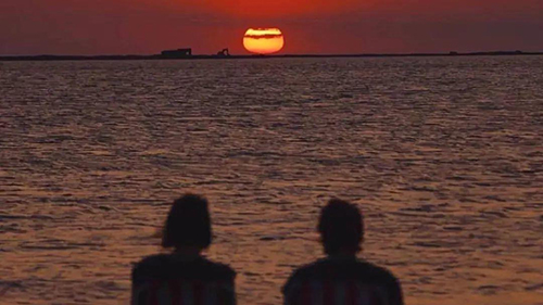 真正的爱情是什么样子？婚姻里的爱情还是和以前一样吗？