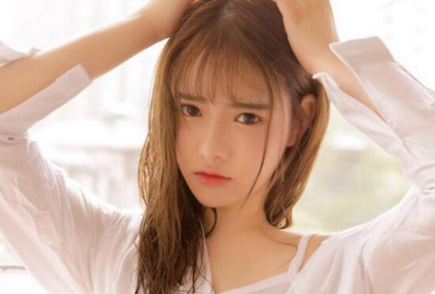 女人对男人有好感的表现（女人对你有好感的暗示）