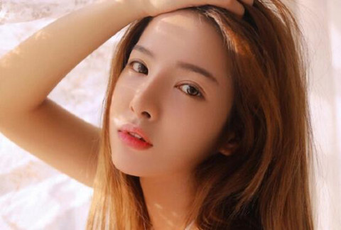 女人对男人有好感的表现（女人对你有好感的暗示）
