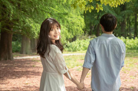 哄人怎么哄女朋友（哄人的话要怎么哄）