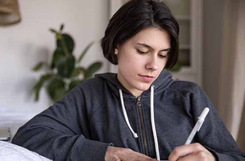 严格限制老婆花钱也是家暴（这类男人缺乏安全感）