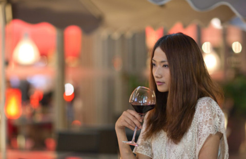 40岁女人离婚后心理（四十多岁的女人离婚意味着）