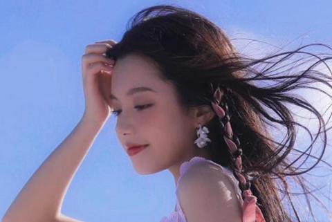 自信的女人有什么表现（往往会有这四点表现）