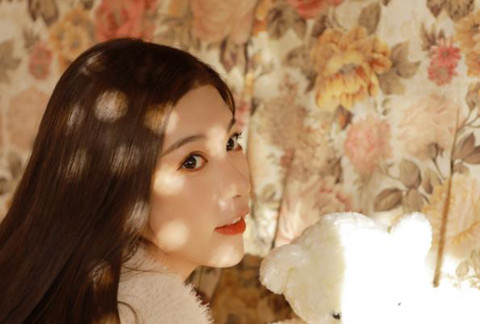 女人的心不在你身上的表现（三个女人不再爱了的表现）