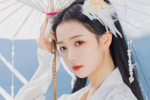 女人的心不在你身上的表现（三个女人不再爱了的表现）