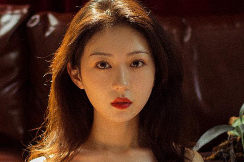 一个女人对你动情的表现（会有这三种表现）
