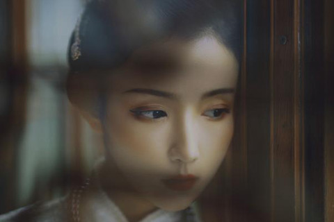 女生知道我喜欢她后有什么表现（女生知道我喜欢她了怎么办）