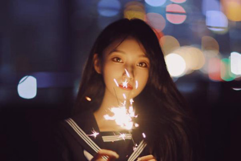 女生知道我喜欢她后有什么表现（女生知道我喜欢她了怎么办）