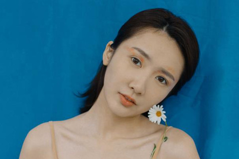 和女朋友分手了有人追她（前女友该怎么追回来）