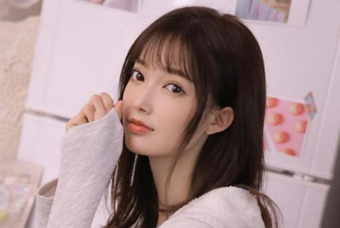 和女朋友分手了有人追她（前女友该怎么追回来）