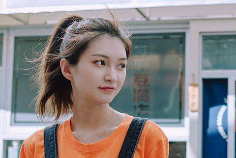 和女朋友分手了有人追她（前女友该怎么追回来）