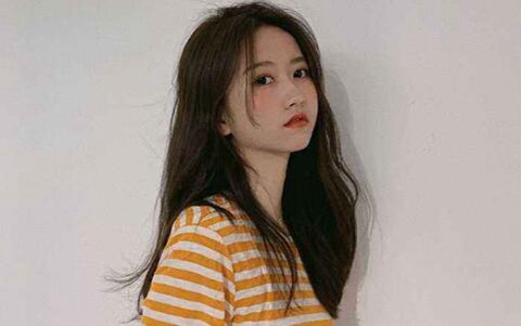 怎么判断一个女人喜不喜欢你（身体上的这几个地方最诚实）