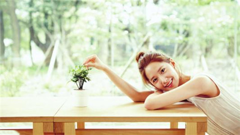 女人还爱着前任的表现，女人放不下前任的表现
