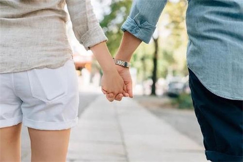 已婚女人梦见有异性喜欢自己，原来还跟这种情况有关