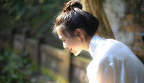 女友喜欢上别人了还能挽回吗？女朋友喜欢上别人了怎么挽回