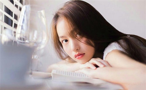 女人对自己狠一点，别人才会把你当回事