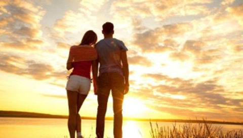 感情不专一的男人有哪些表现？占一个都不能要