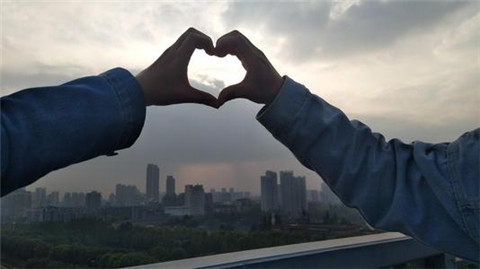 真心爱你的男人是什么样的？应该是这个样子