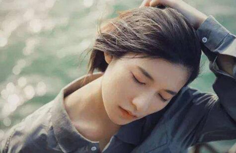 怎么样让男人越来越爱你，这三个方法你应该没试过