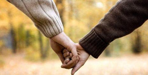 发现老公出轨女人最明智的做法，三个方法让你轻松挽回老公