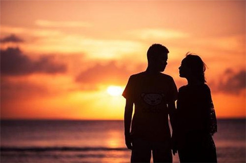 精神出轨和身体出轨哪个更不能接受,这篇文章给你答案 精神出轨和身体出轨哪个更不能接受,这篇文章给你答案