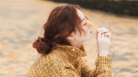 怎么才能打动一个女人？多聊这些话题很有效