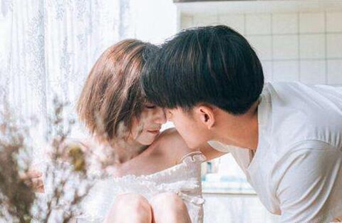一个人爱你入骨的表现，只会频繁对你做这一件事