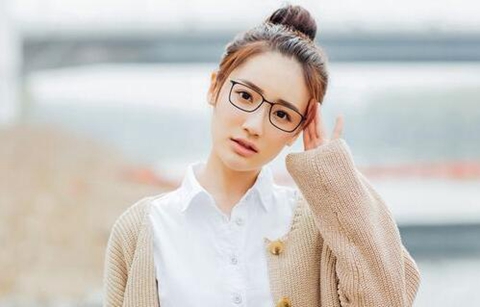 女孩对你没意思的暗示，有这些表现就不要浪费时间