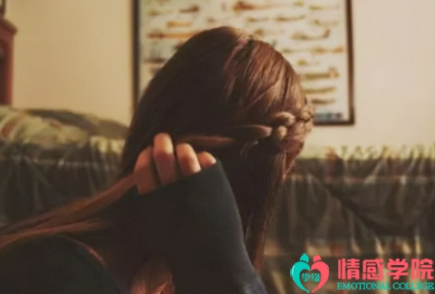 双鱼女出轨的前兆？
