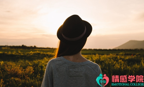 分手后怎么让对方主动联系你