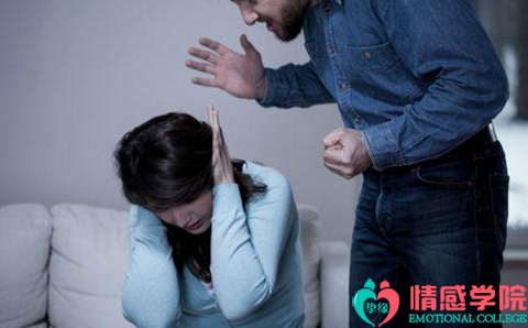 中年婚姻危机如何解决？