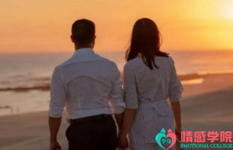 中年婚姻危机如何解决？