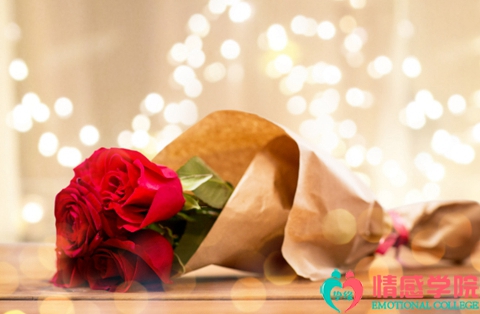 异地恋老公出轨的表现？